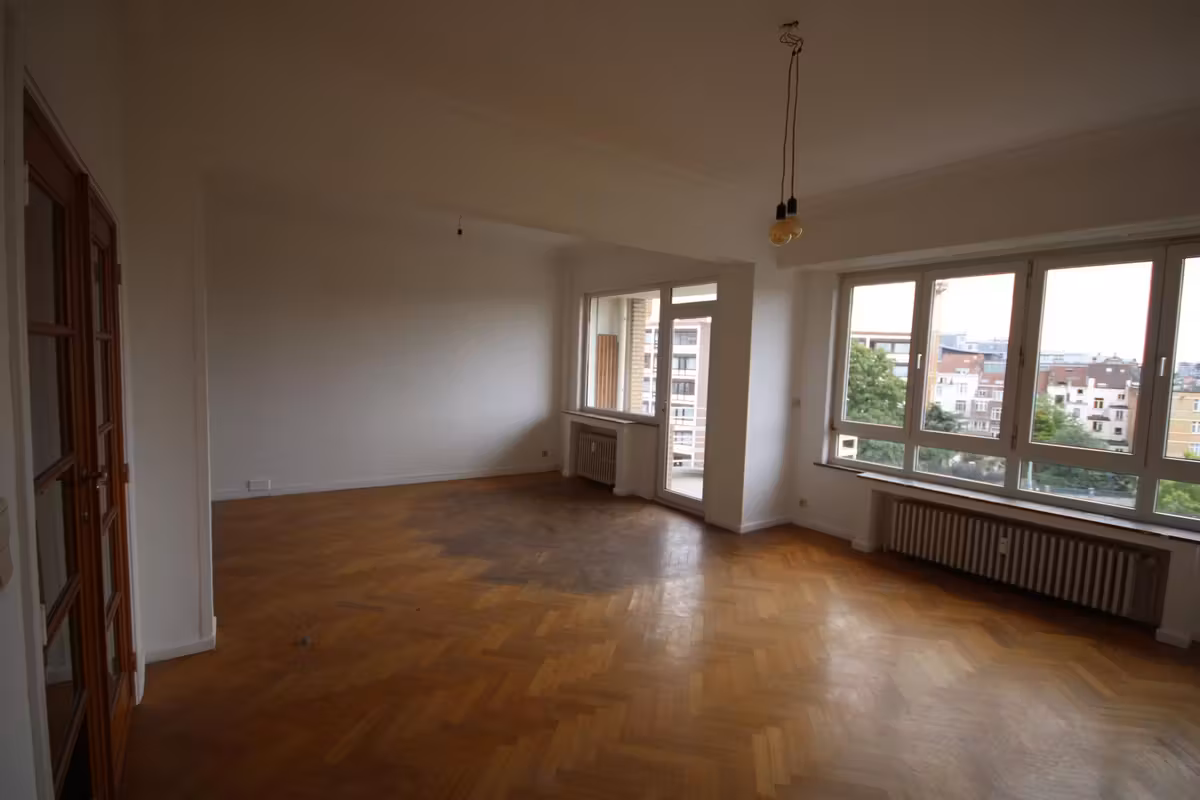Spacious 3-bedroom apartment with 2 terraces in 1040 Etterbeek - 3