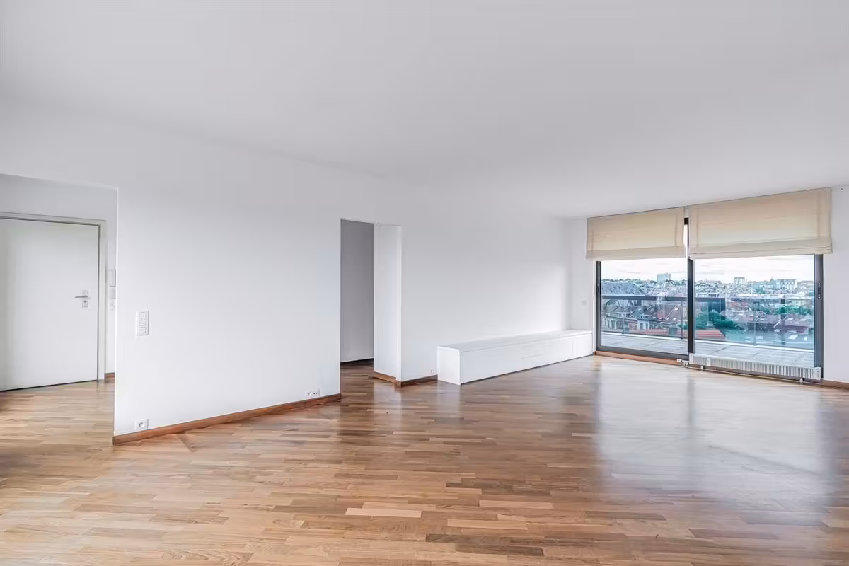 Penthouse with double parking in Châtelain - 7