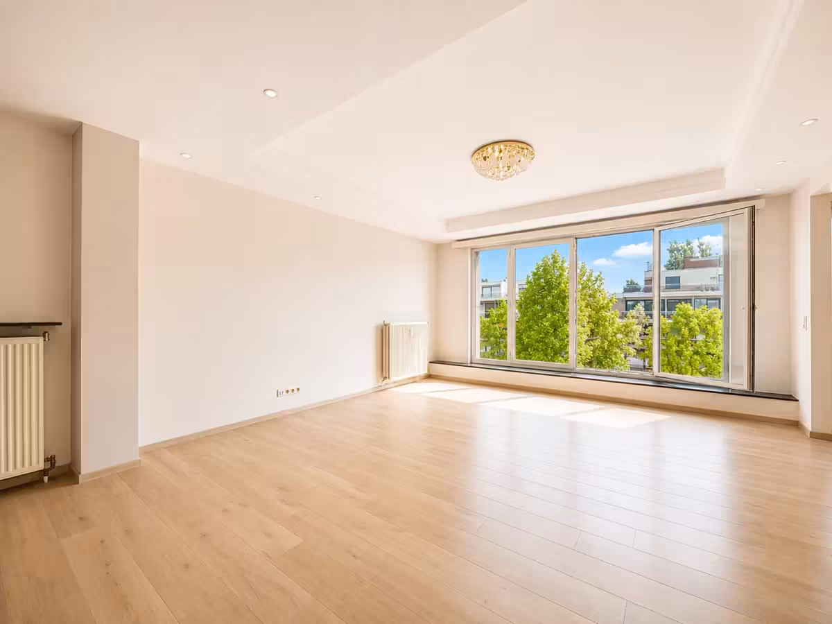 Appartement avec 2 chambres à coucher et parking à louer - 1