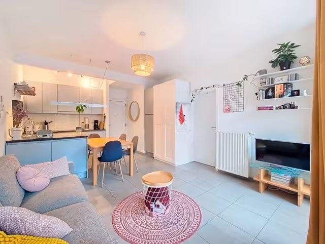 Gerenoveerd appartement met autostaanplaats - 7