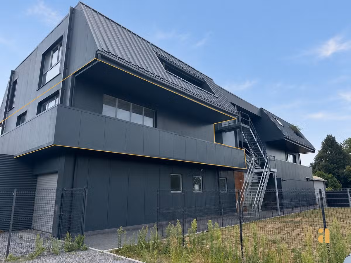 Appartement rénové avec terrasse ensoleillée - 27