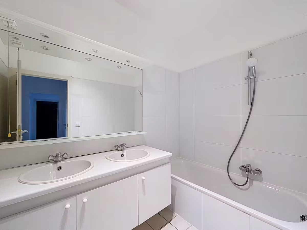 Schaerbeek: Apartment with 2 bedrooms 100m² + balconies - 4