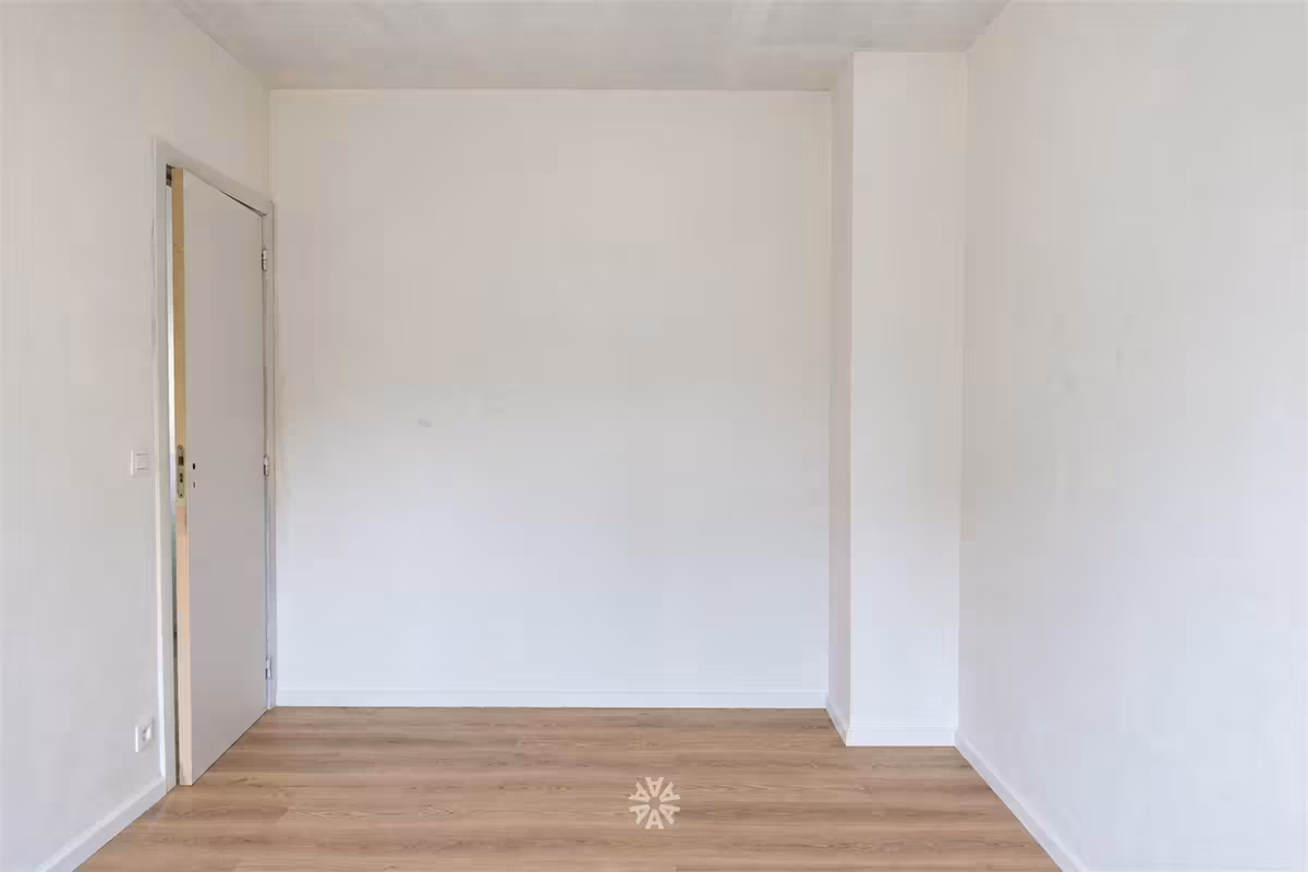 Maison en rangée rénovée avec garage intégré - 8