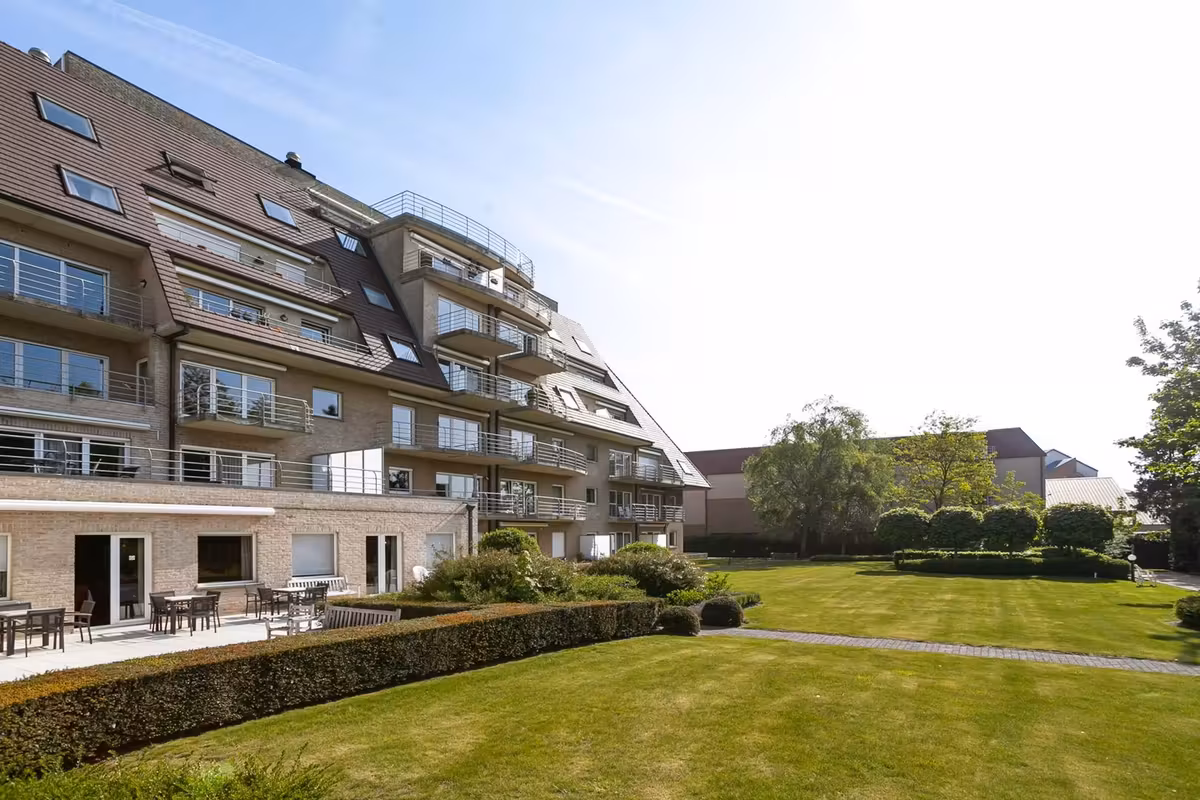 1-bedroom apartment with hotel service for rent - 16