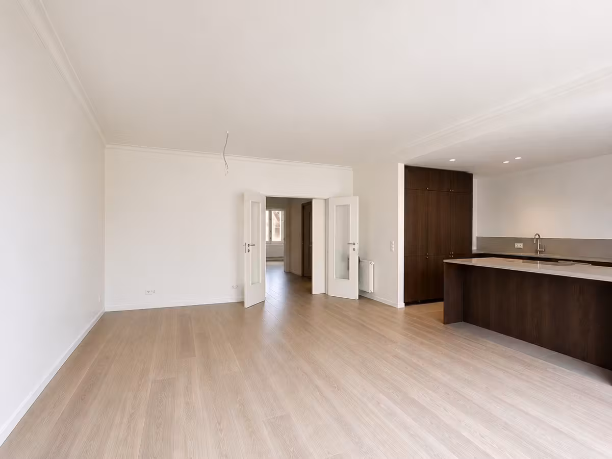 Gerenoveerd appartement met balkon in Woluwe-Saint-Lambert - 2