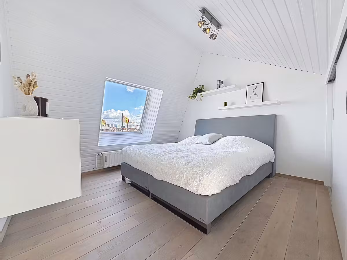 Bright triplex apartment with one bedroom - 4