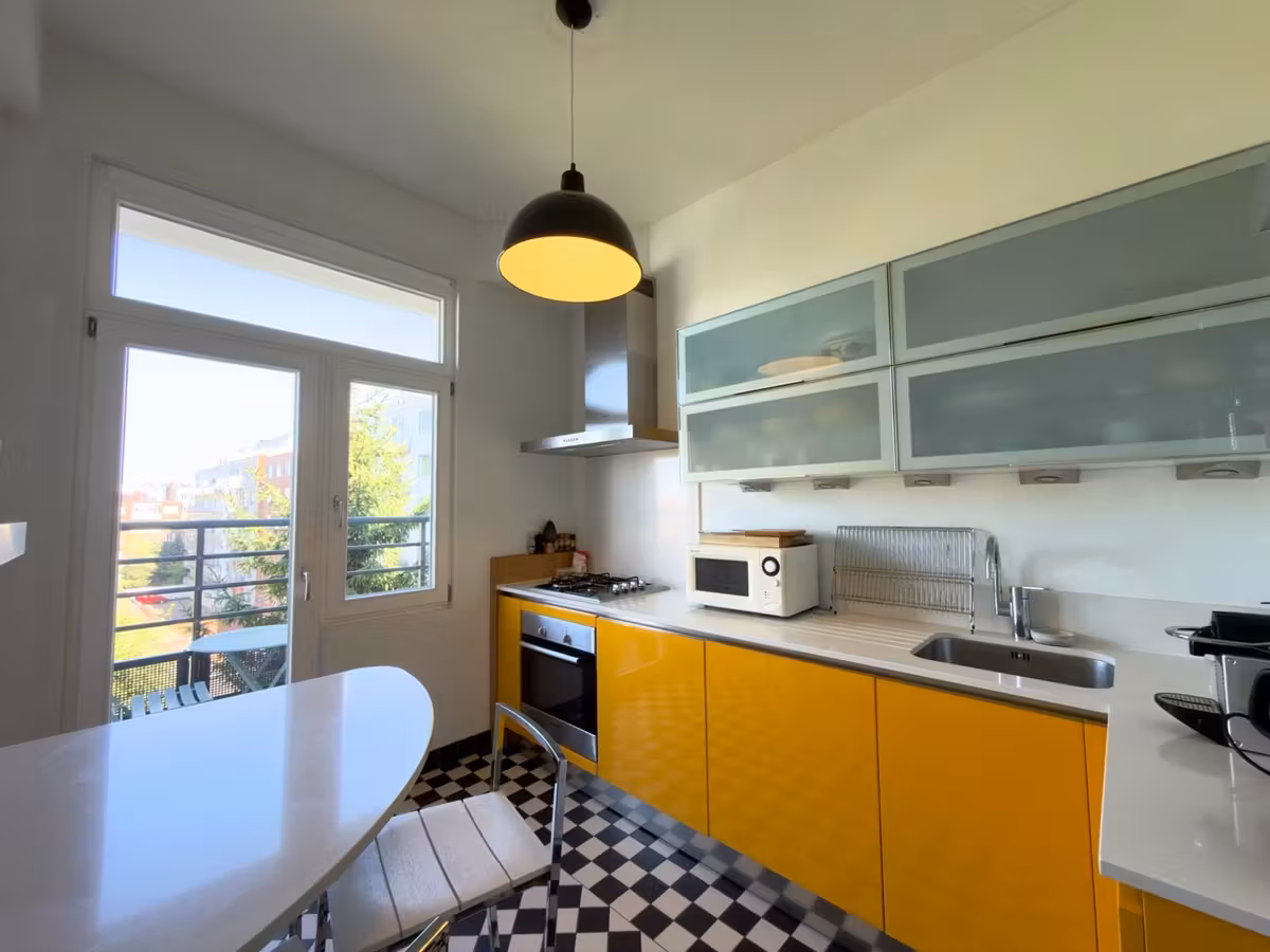 Furnished 1-bedroom apartment with terrace in Cee District - 9