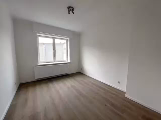 Gerenoveerd gelijkvloers appartement in Merksem - 6