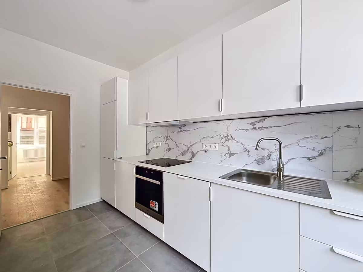 Sint-Gillis: Gerenoveerd appartement met 1 slaapkamer+bureau - 10