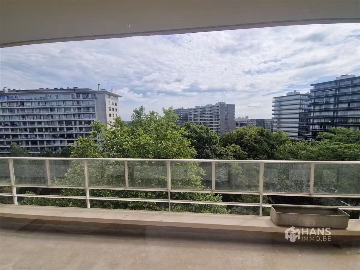 Renovated apartment with 2 bedrooms and terrace in Berchem - 2